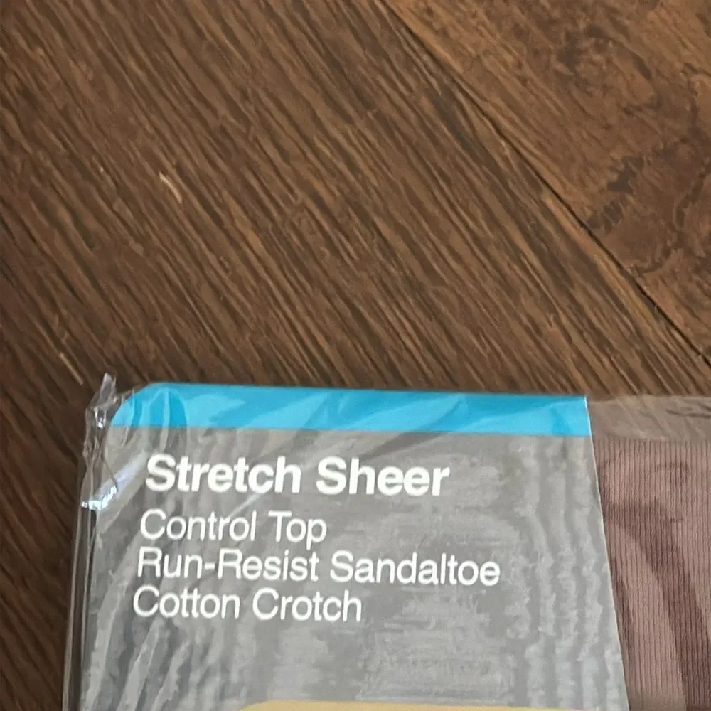 Vintage 1986 new in packaging Round the Clock control top pantyhose‎